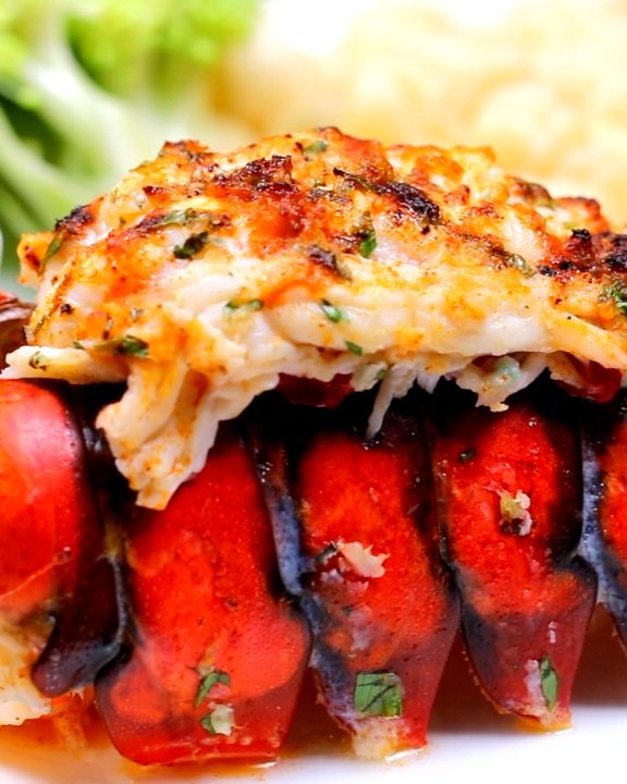 Garlic Butter Broiled Lobster Tails