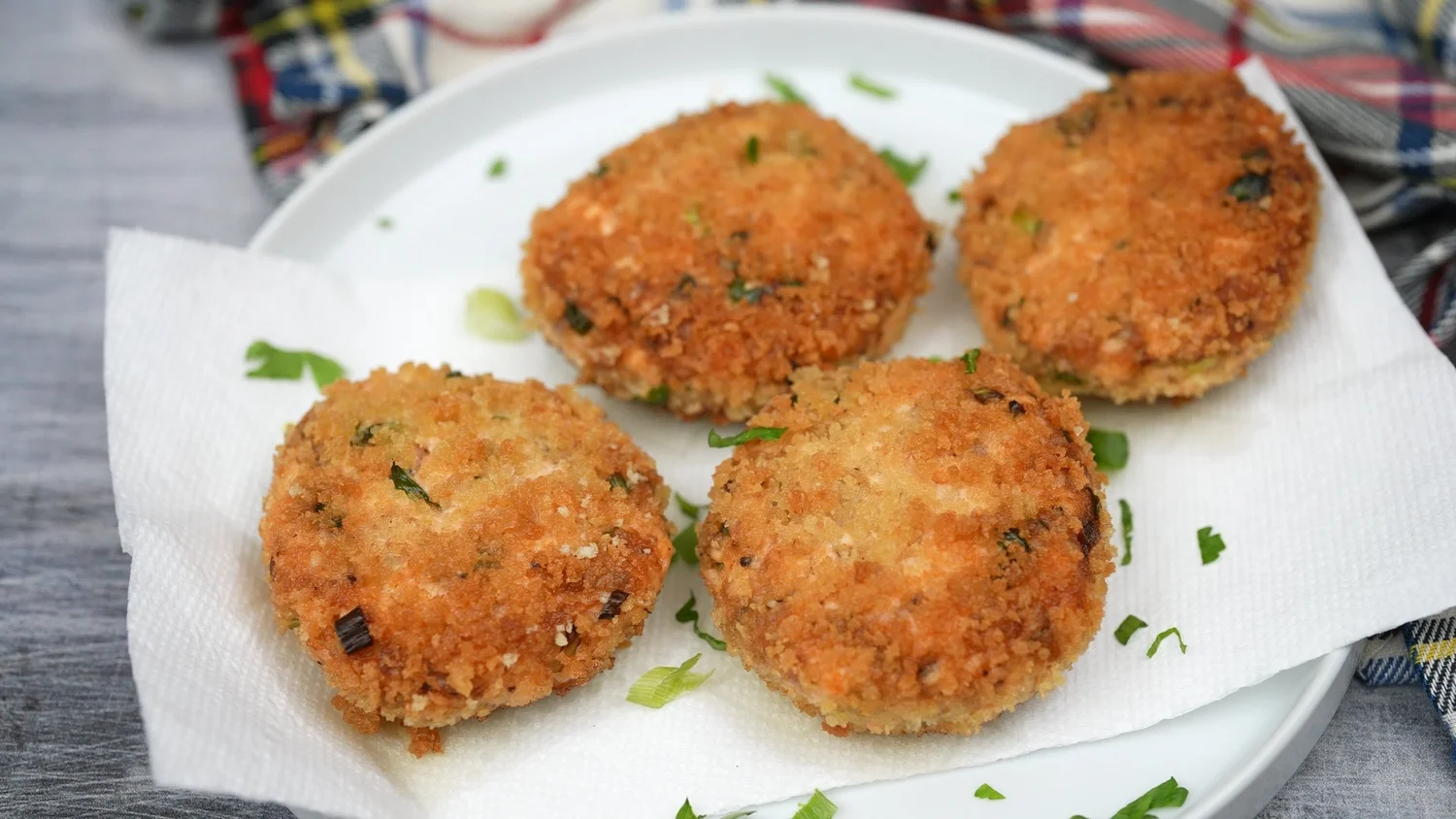 Cajun Salmon Fishcakes | Crispy with Zesty Remoulade — Kelvin's Kitchen
