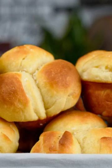 Homemade Cloverleaf Dinner Rolls | Soft & Buttery — Kelvin's Kitchen