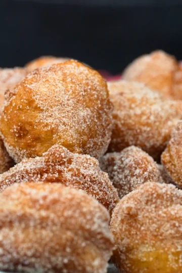 Homemade Donut Holes Recipe | Easy Fried Cinnamon Sugar — Kelvin's Kitchen