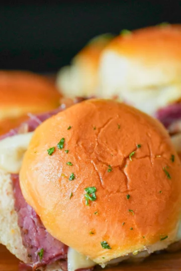 French Dip Sliders Recipe | Easy Roast Beef Sliders — Kelvin's Kitchen