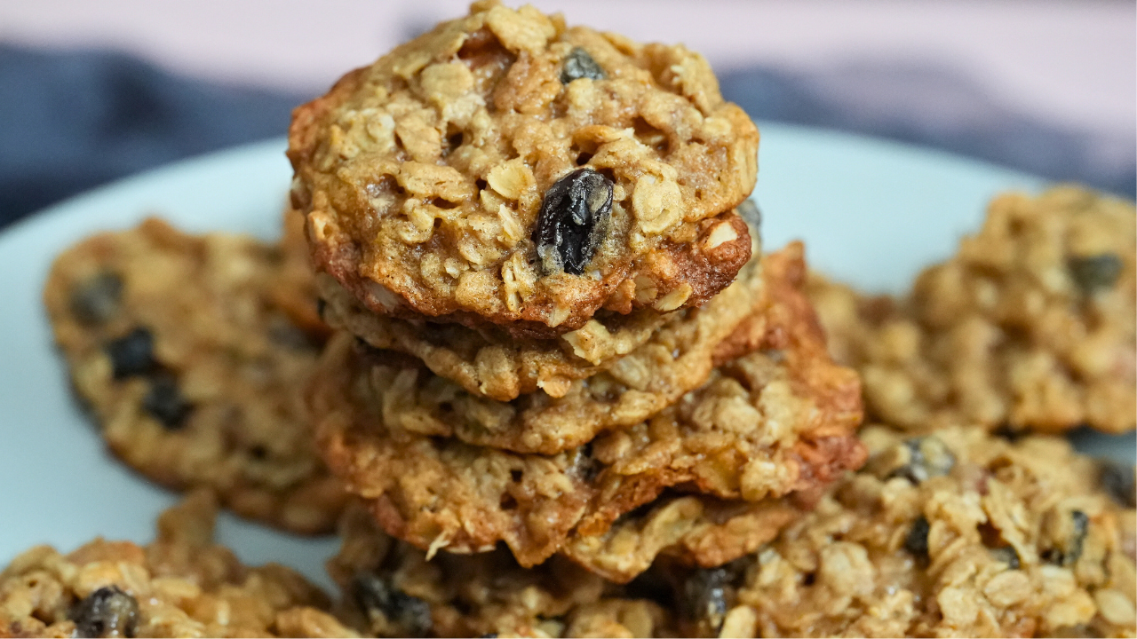 Best Oatmeal Raisin Cookies