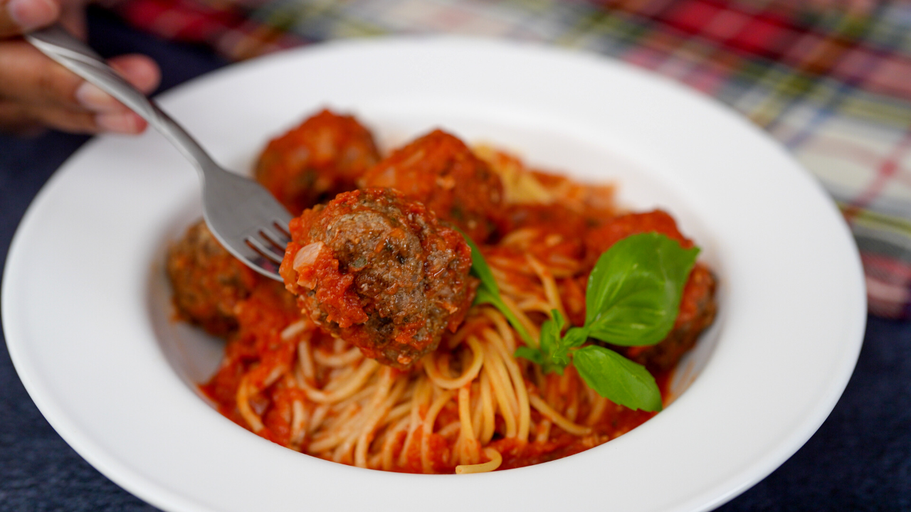 Spaghetti and Baked Meatballs 