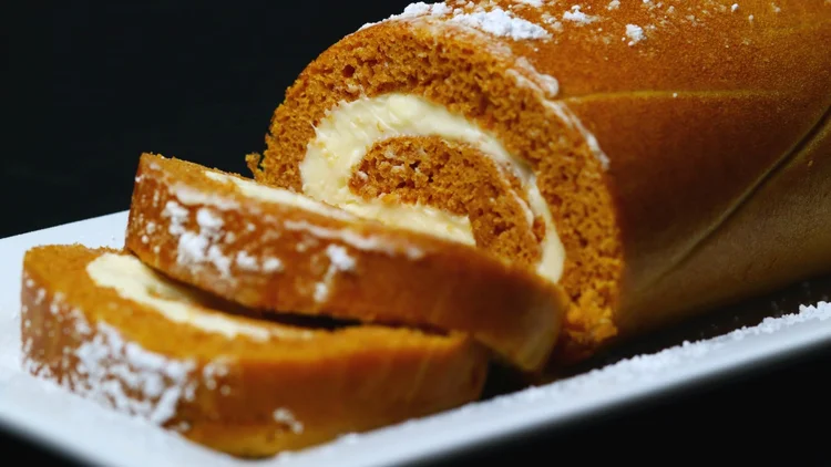 How to Make a Perfect Pumpkin Roll Cake