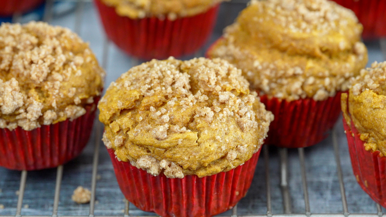 Irresistible Pumpkin Muffins with Delectable Streusel Topping