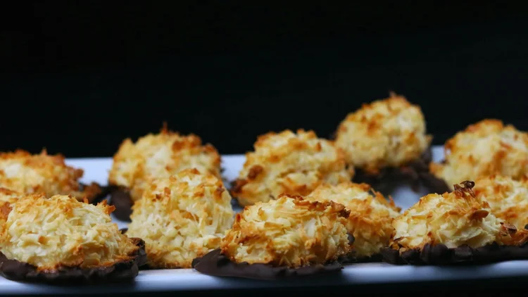 The Most Delicious Coconut Macaroons easy recipe